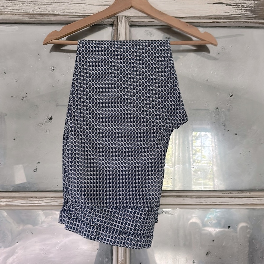 Atmosphere stretch pixie pant blue white design sz 16 tapered leg